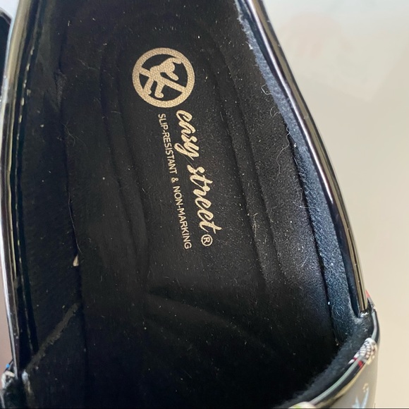 Easy Street Dia de Los Muertos Clogs - Picture 5 of 5